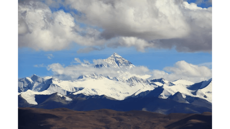 A marvellous view of Mount Everst in Nepal.